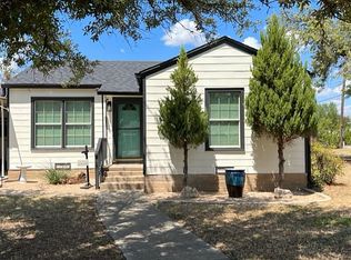 1300 W Hullum St, Breckenridge, TX 76424