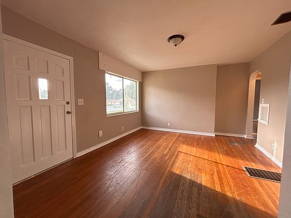 2nd image of 1306 N Ferrell St