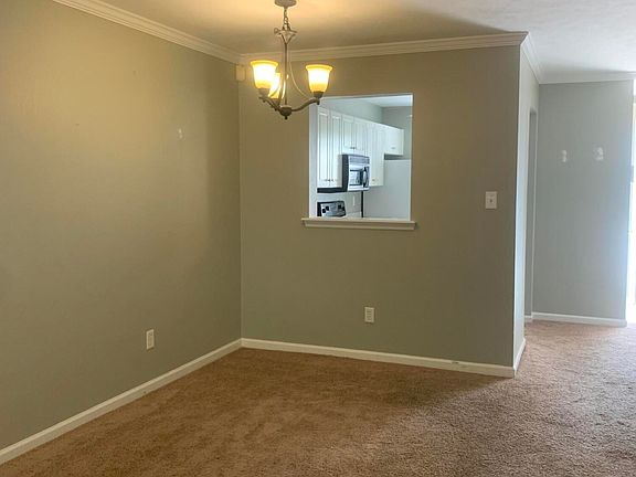 3rd image of 4667 Brookwood Ln