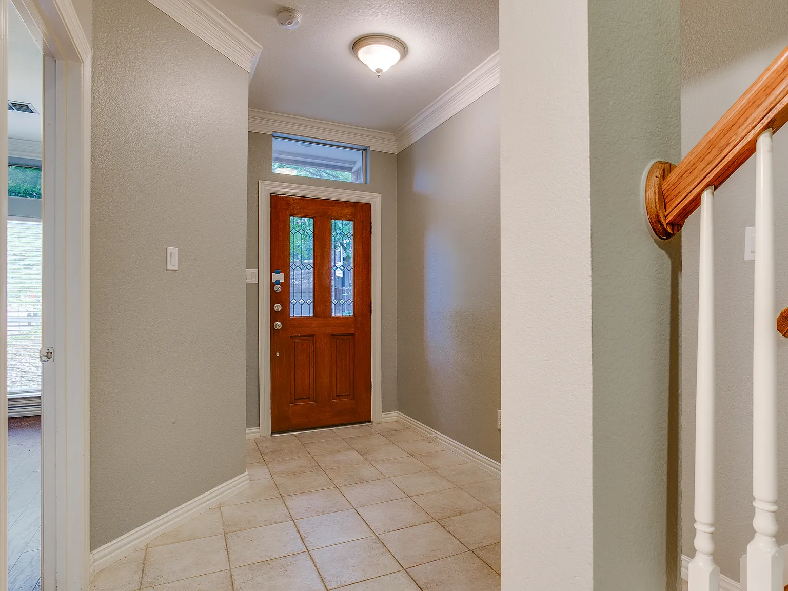 3 bed, 3.5 bath, 2530 sqft, $3,650 — Photo 2