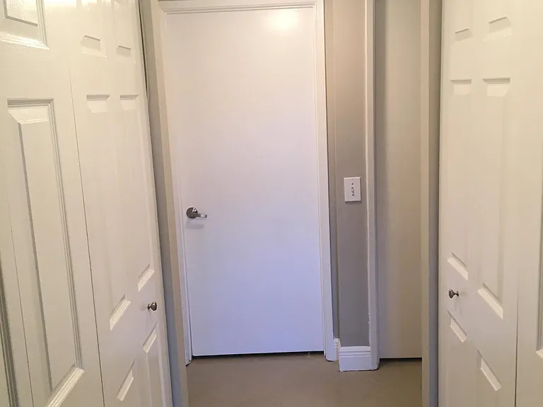 808 Meadows Cir #808 — Photo 7