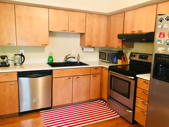 6813 Montivideo Square Ct, Falls Church, VA 22043