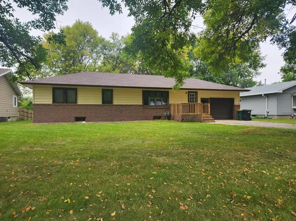 506 S Griffin St, Lakefield, MN 56150
