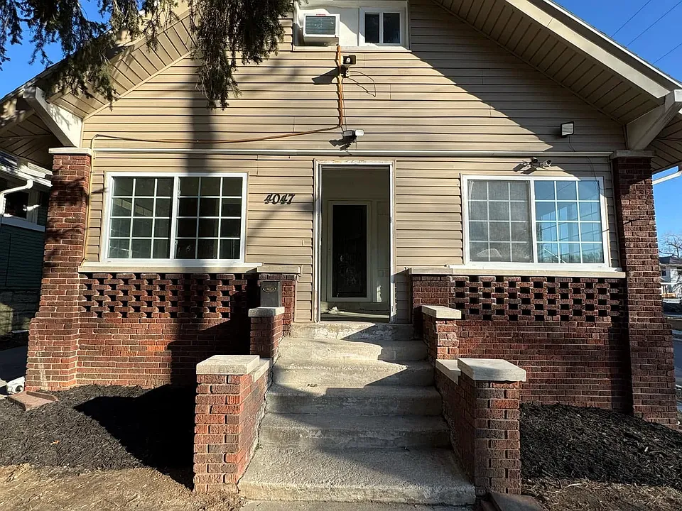 4047 Benton Blvd