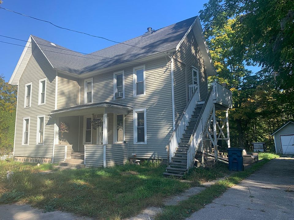 2nd image of 161 E Wood St
