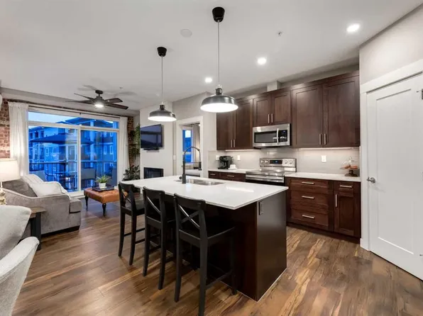 10 Walgrove Walk SE #312, Calgary, AB T2X 4E3