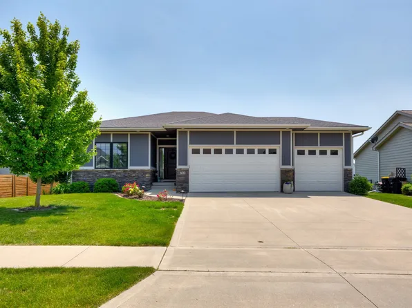 360 SE Tallgrass Ln, Waukee, IA 50263