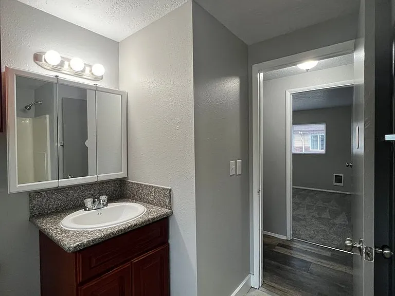 Claybourne Terrace — Photo 19