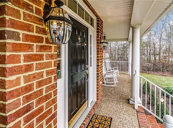 4th image of 3741 Heverley Dr
