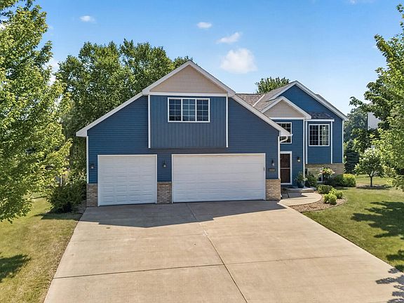 2nd image of 1233 Irvine Dr