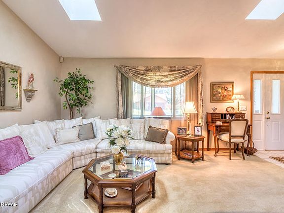 2nd image of 3 Sandy Lake Cir