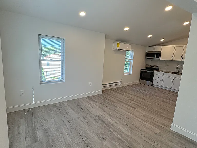 125 Sibley Ave #D — Photo 2
