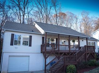 15 Grove Garden Ave, Candler, NC 28715