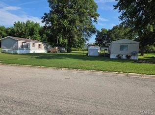 471 Methodist St, Carlyle, IL 62231