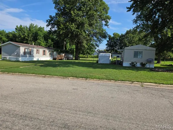 471 Methodist St, Carlyle, IL 62231