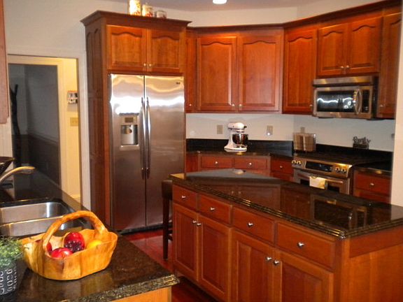 2nd image of 136 Hemlock Dr