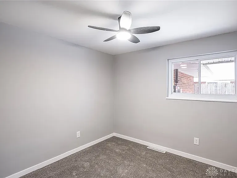 3781 Keswick Ln — Photo 11