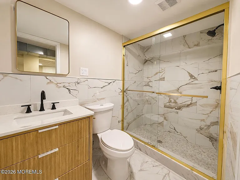 253 Parkview Ter — Photo 13