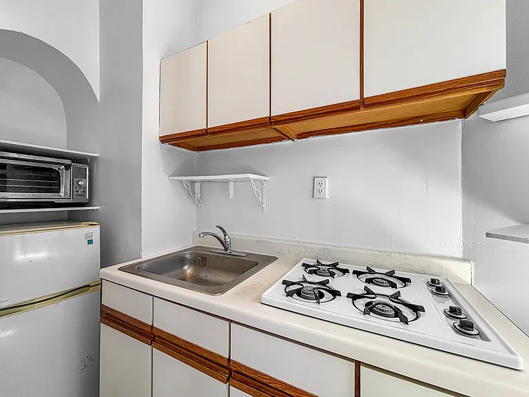 155 E 52nd St #6B — Photo 3
