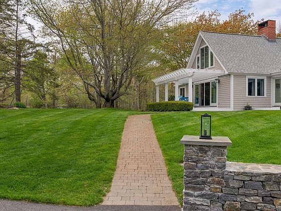5th image of 21 Windemere Place