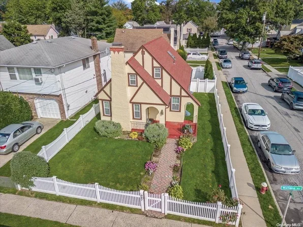 947 Wallace Avenue, Baldwin, NY 11510