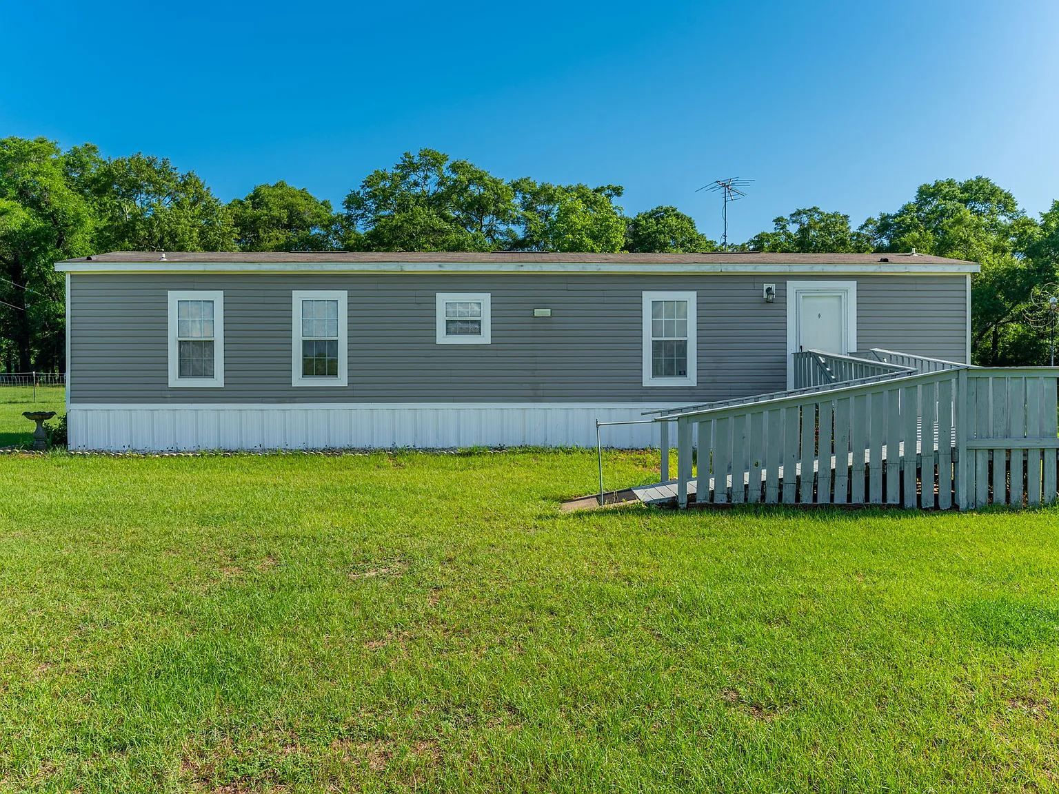 2 bed, 960 sqft, $1,100 — Photo 1