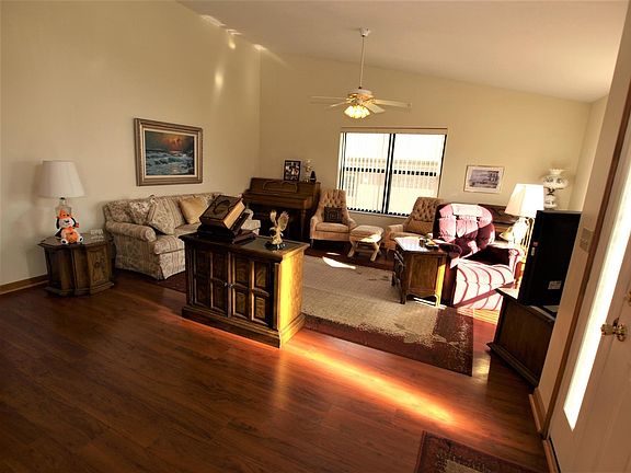 3rd image of 8364 Lakevalley Dr
