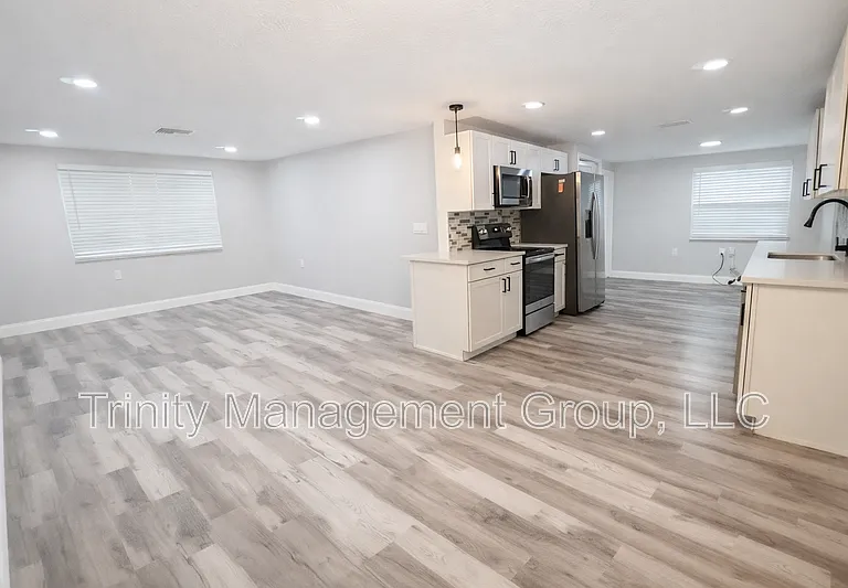 5808 Consuello Dr — Photo 14