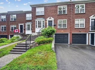 25 Country Club Pl, Brockville, ON K6V6T8