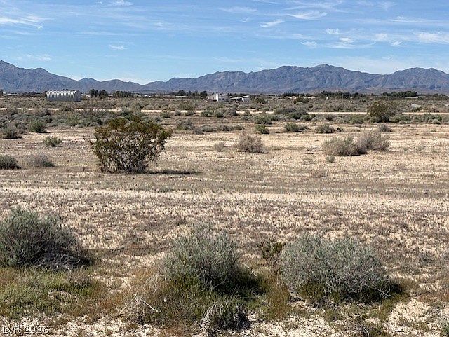 1st image of 820 N Frontage Rd