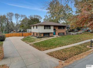 8030 Trendwood Dr, Lincoln, NE 68506