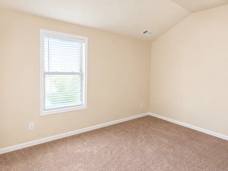 107 Truman Ct — Photo 10