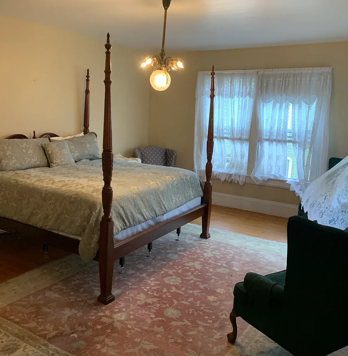 2 bed, 1100 sqft, $2,200 — Photo 3