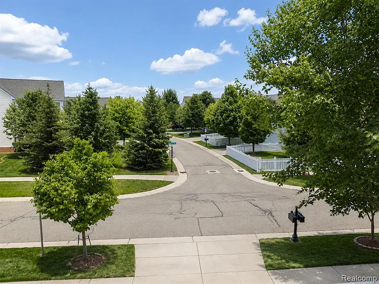 29377 Whistler Dr — Photo 34