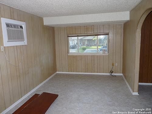 4th image of 918 Utopia Ave