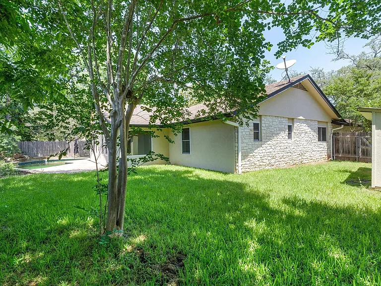 3215 Sesbania Dr — Photo 33