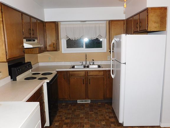3rd image of 1728 Woodward Ave