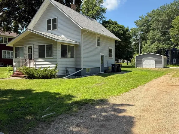 631 7th St, Walnut Grove, MN 56180