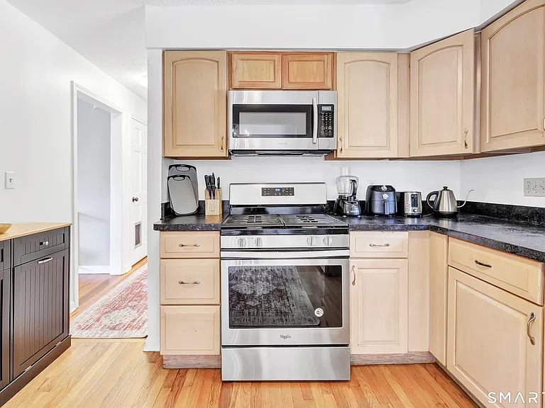 66 Washington Rd — Photo 22