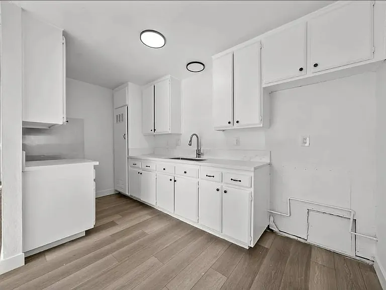 1877 Donax Ave #3 — Photo 6