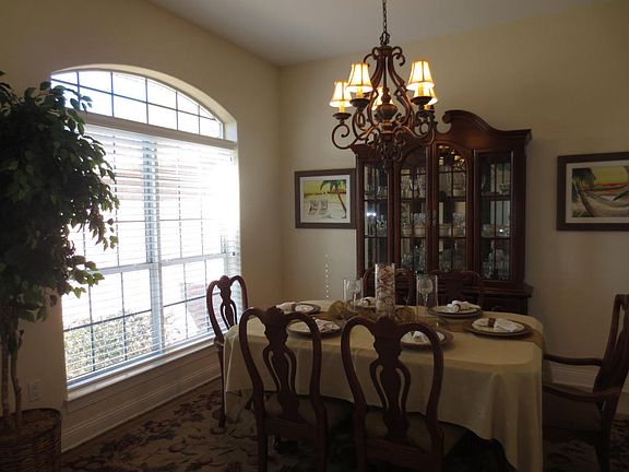 5th image of 1600 Woodlawn Way