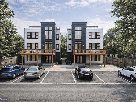 3rd image of 1130 47th Pl NE