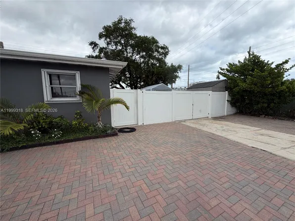414 SW 2nd Ter #0, Dania, FL 33004