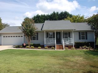 111 Mikenah Ct, Easley, SC 29640