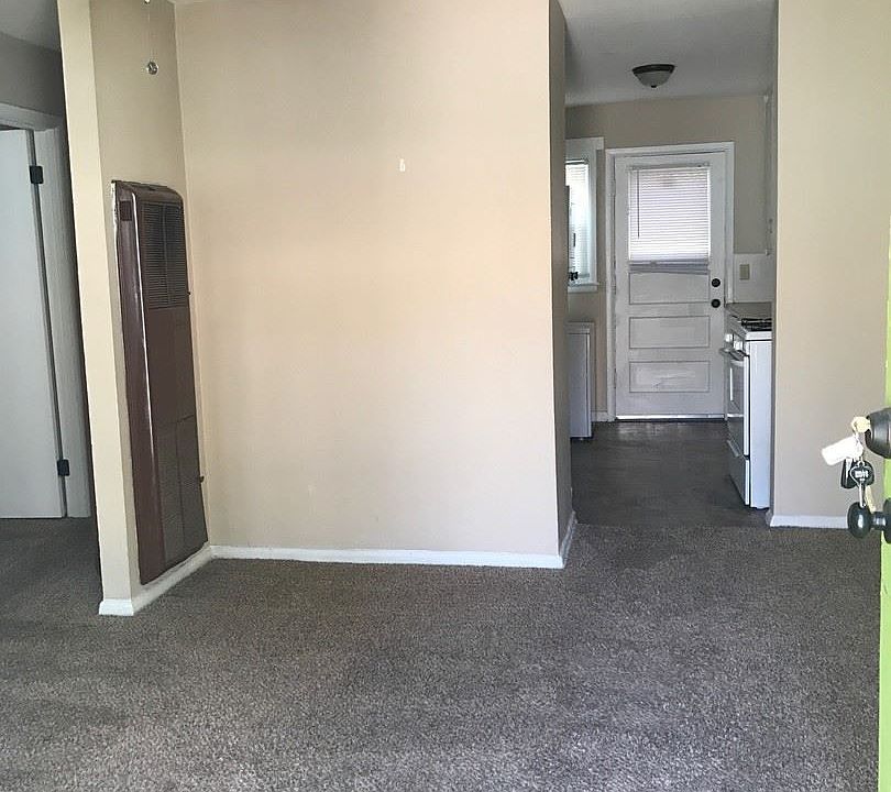 2nd image of 2544 N Wellington Pl