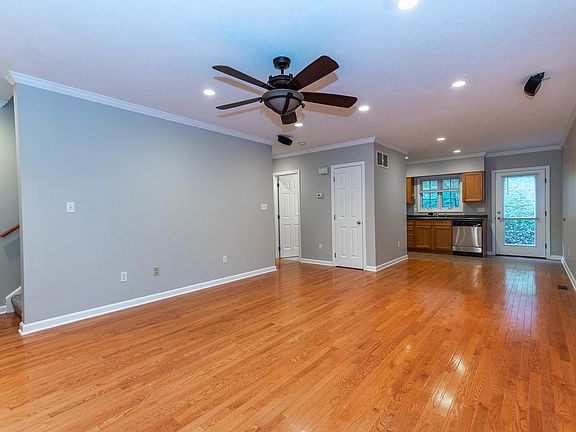 2nd image of 127 Banksville Pl