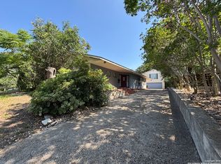 408 S Vandiver Rd, Terrell Hills, TX 78209