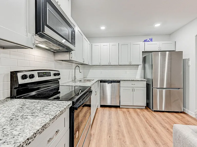 1017 N Lane St #A — Photo 8