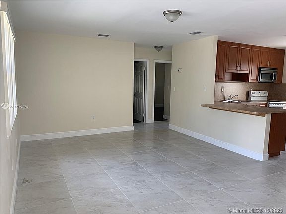 3rd image of 762 NW 109th St #762