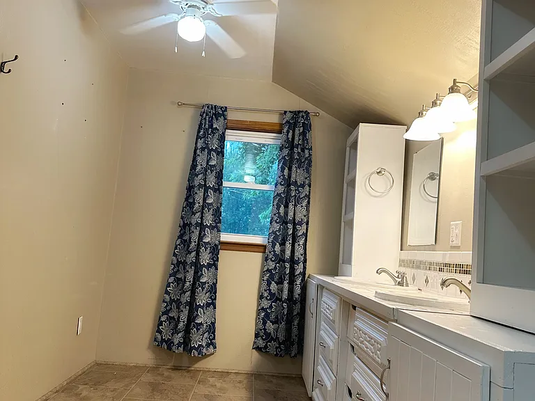 605 Fountain St — Photo 18